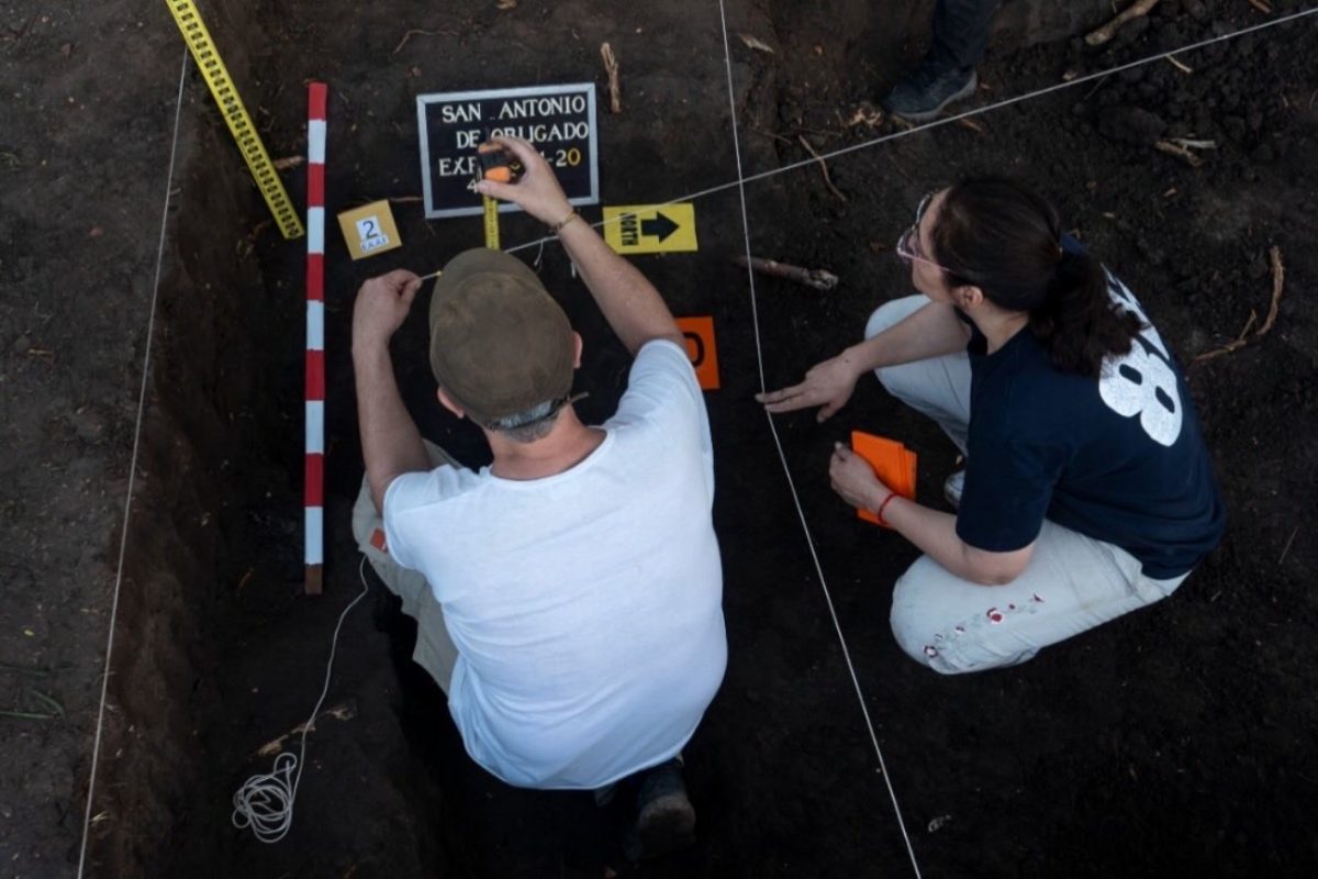 Hallan cuerpos que revelan masacre indígena en Argentina
