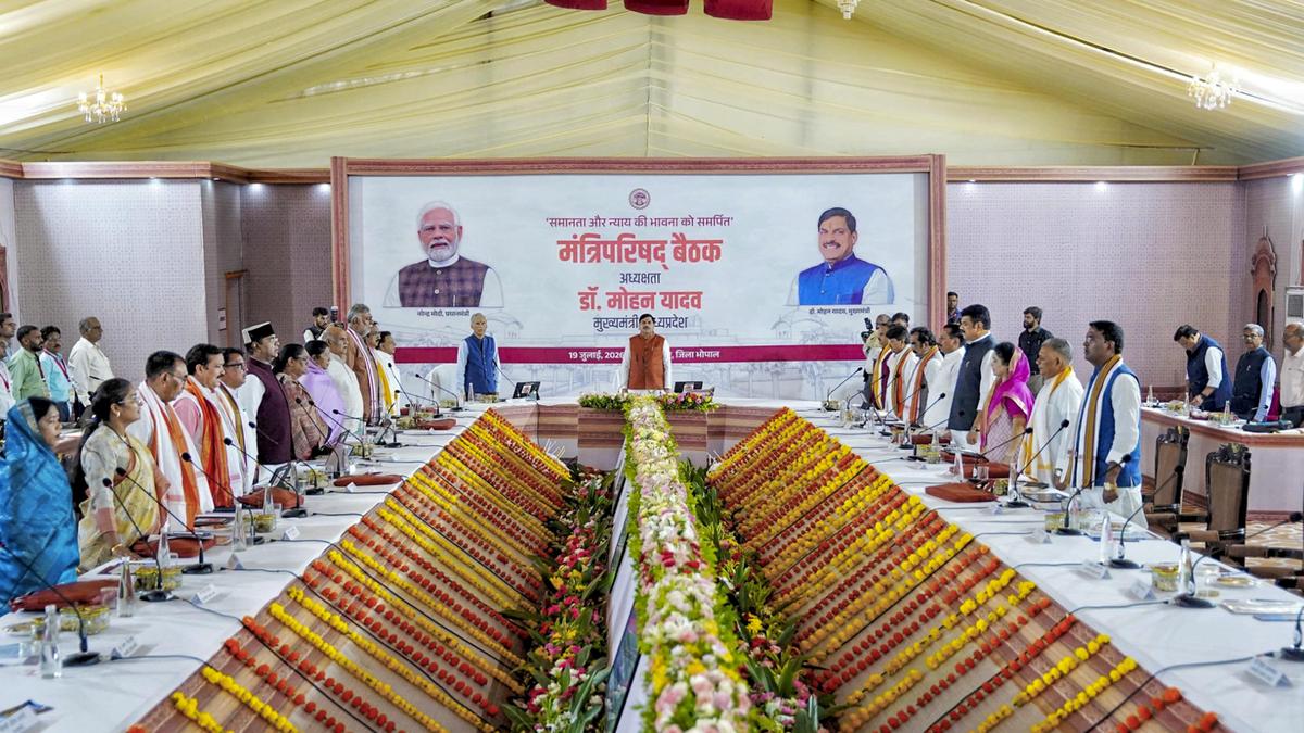 Madhya pradesh aprueba proyecto excluyendo pueblos indígenas